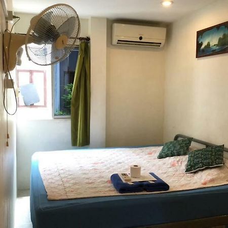 Miggy Guest House (Adults Only) Бангкок Екстер'єр фото