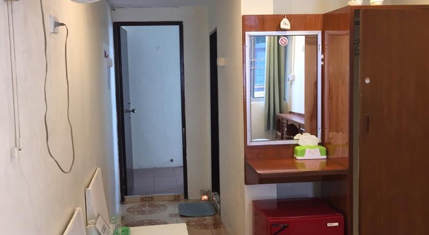 Miggy Guest House (Adults Only) Бангкок Екстер'єр фото