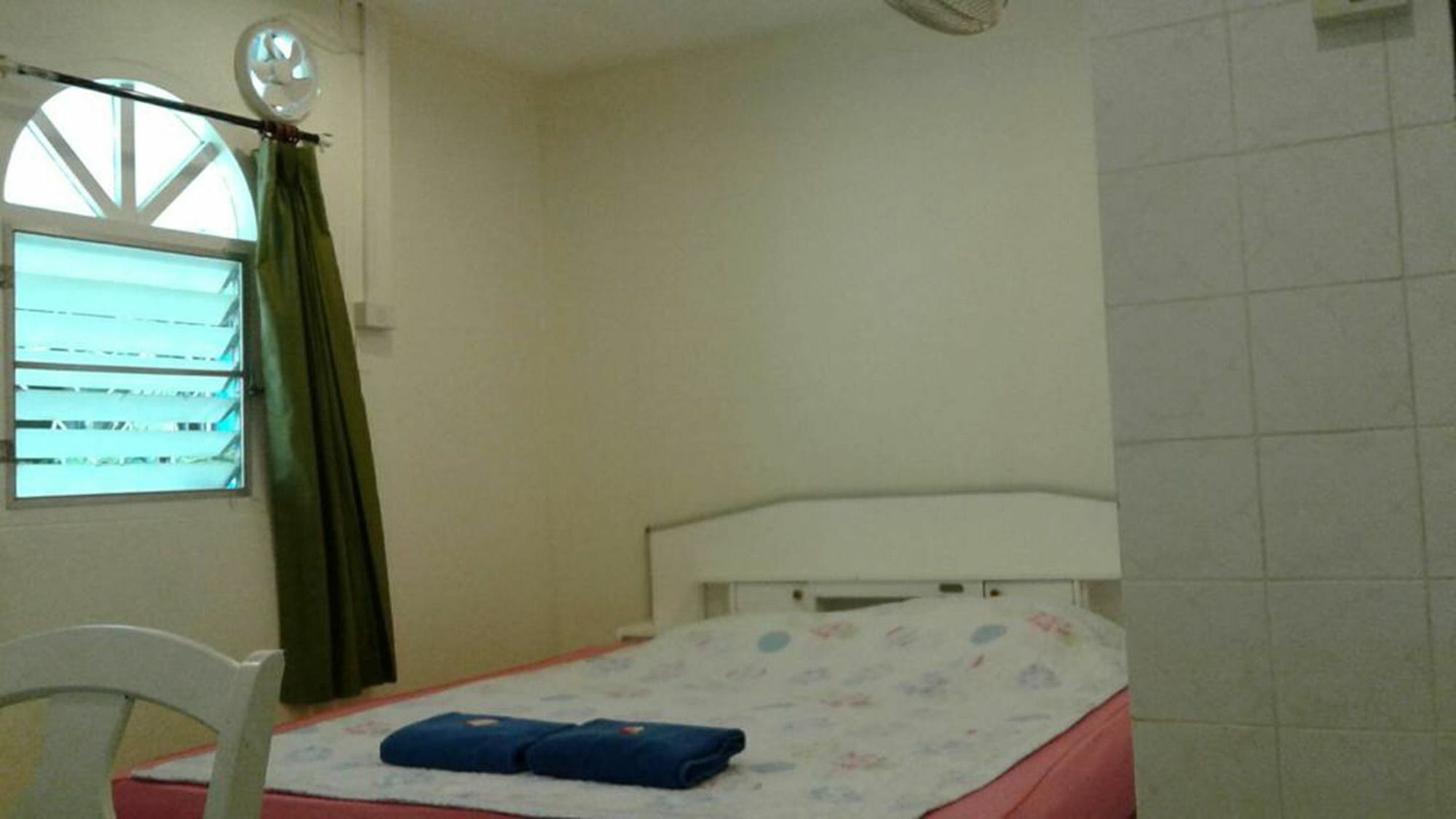 Miggy Guest House (Adults Only) Бангкок Екстер'єр фото